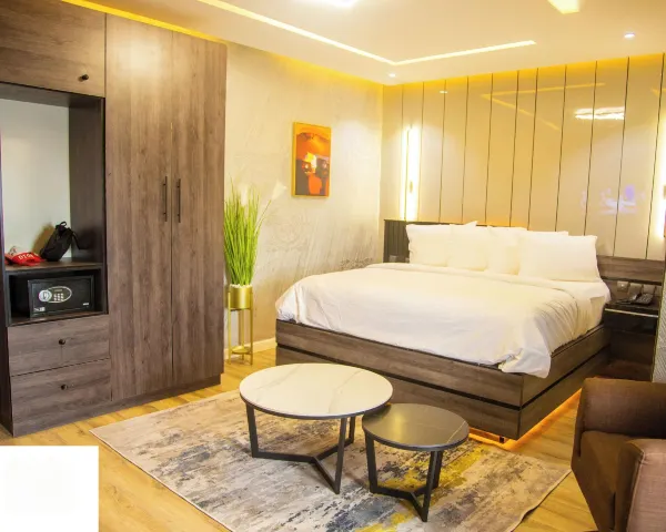 Full Bliss Hotel and Suites image 2