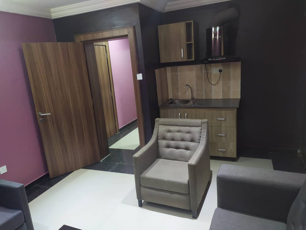 4th Apartments and Suites image 4