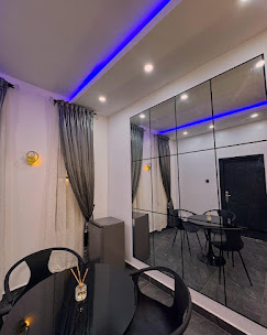 D Kings Apartment and Lounge image 4