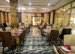 Immaculate Royal Hotel image 4