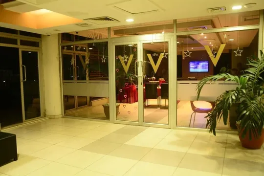 Place 2 Be Hotel image 5