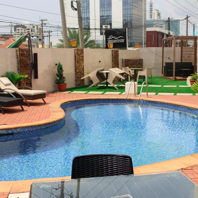 Victoria Crown Plaza Hotel image 3