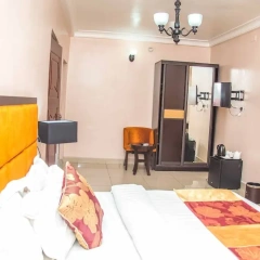 Royal Crest Hotel and Suites- PHC image 3