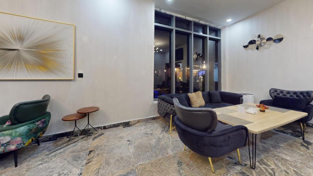 Yanna Apartments by Khaliques image 2