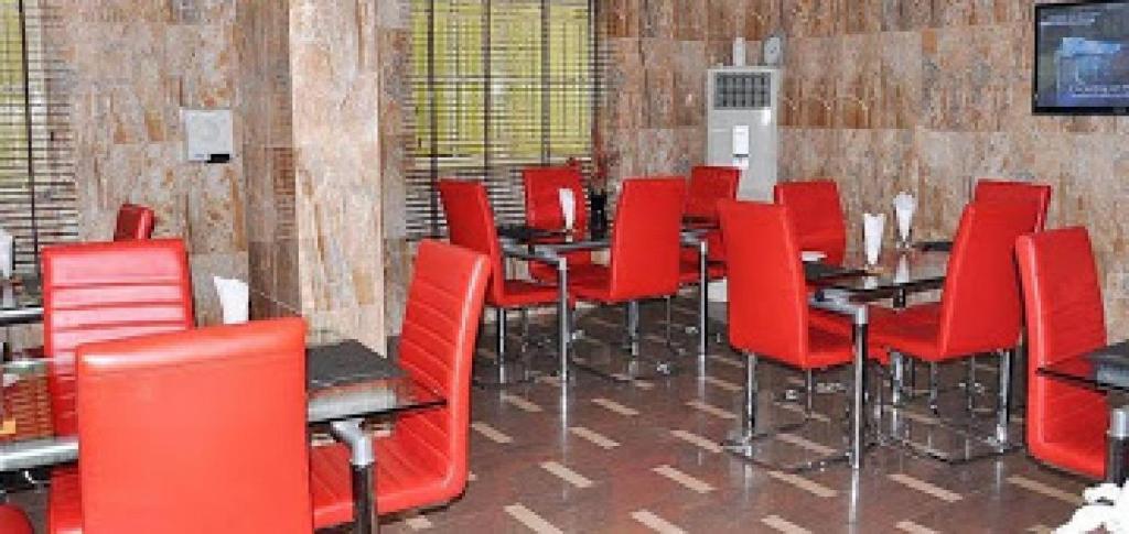 Royal view Hotel and Suites