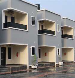 D Kings Apartment and Lounge