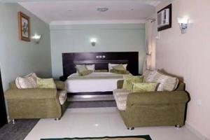 Jades Hotel image 4