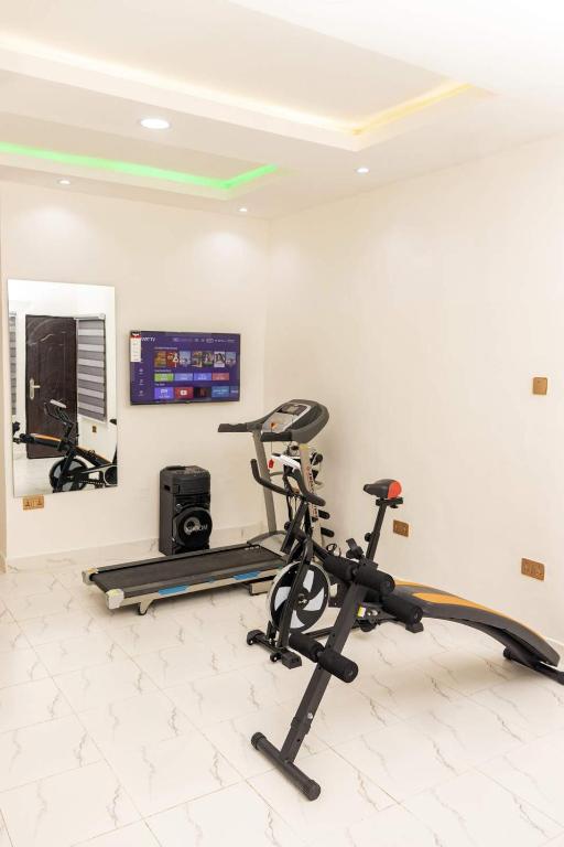 Crowned Crest Apartment image 5