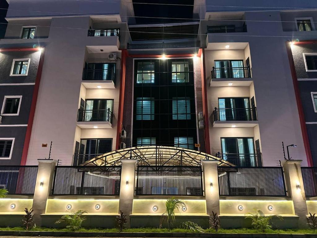 Prestine Apartment image 5