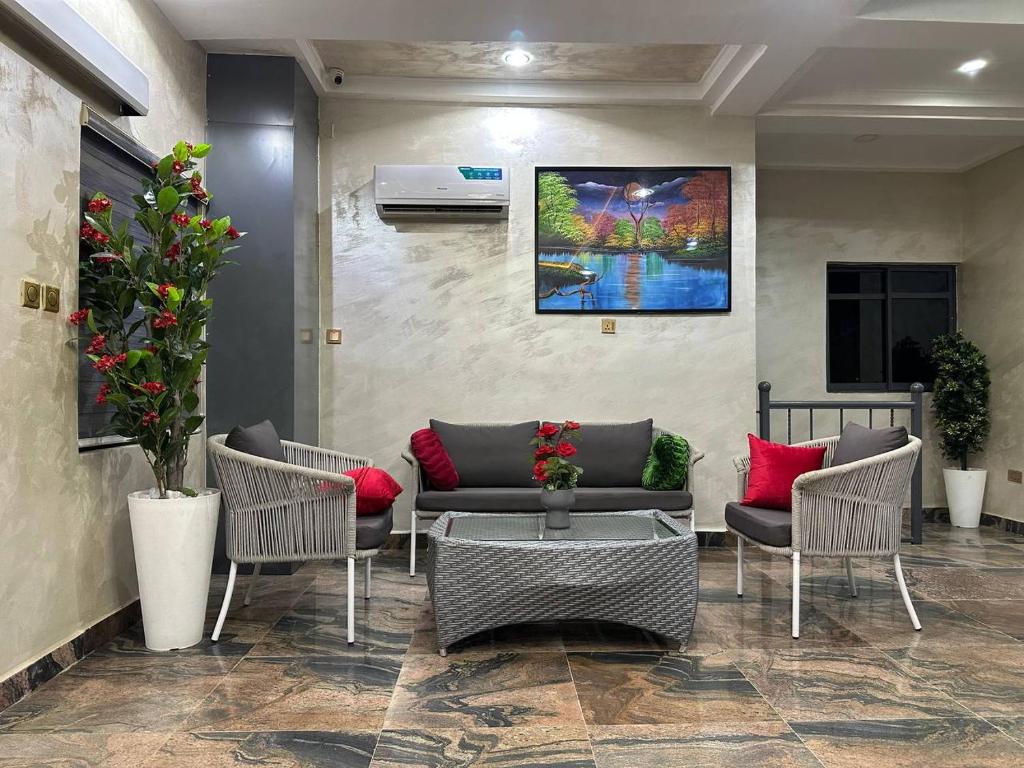 Prestine Apartment image 3