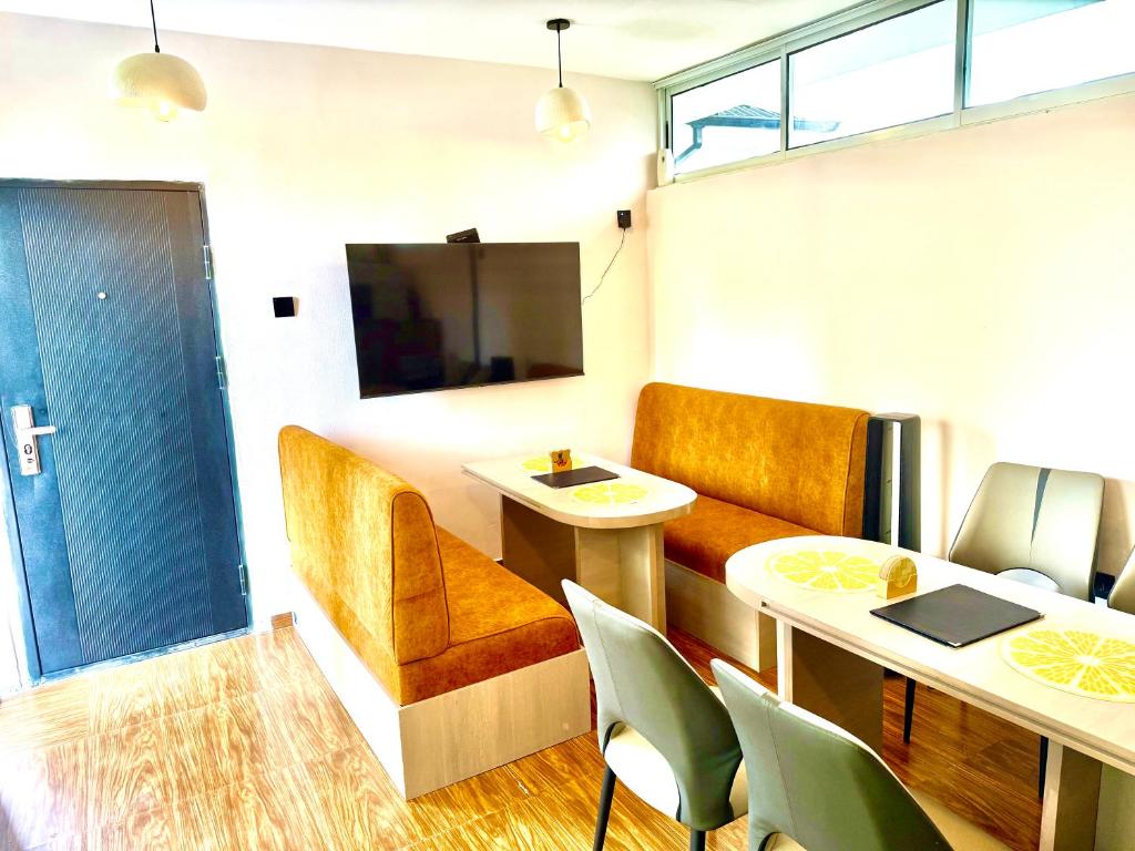 TGH Gracies Hotel image 5