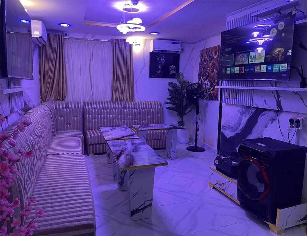 Devhak Hotel and Suite image 2