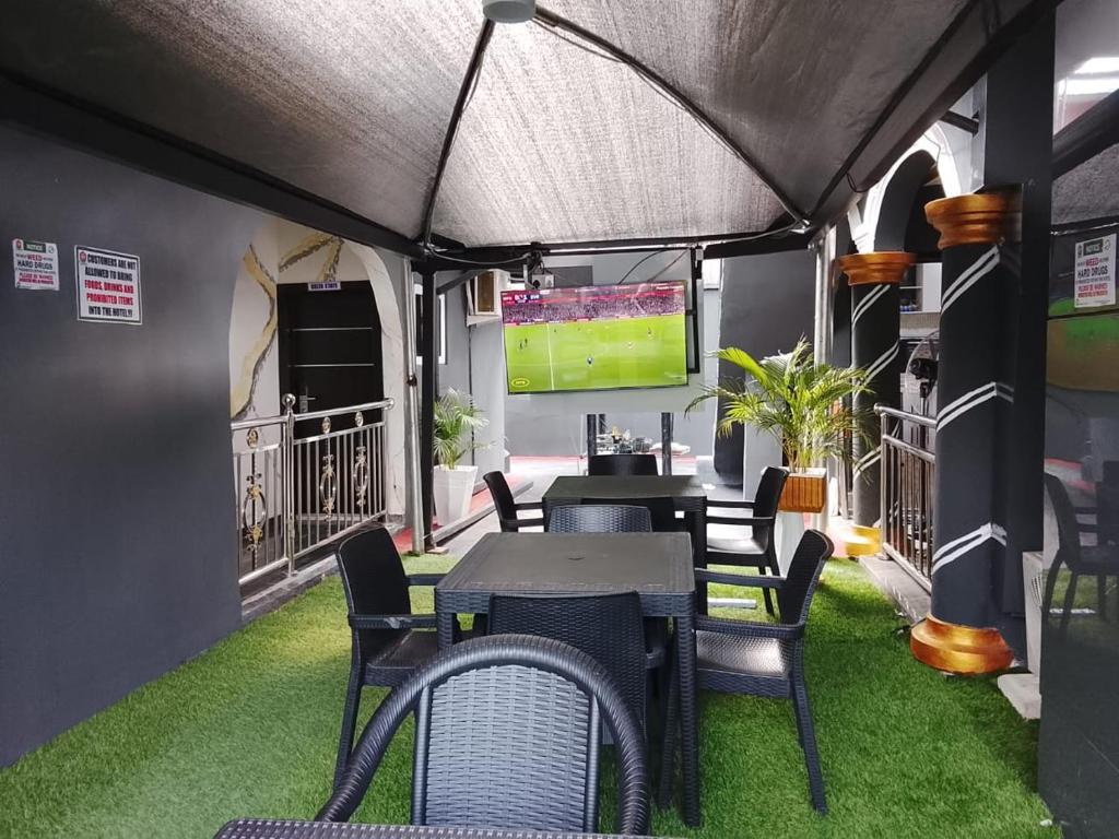 Devhak Hotel and Suite