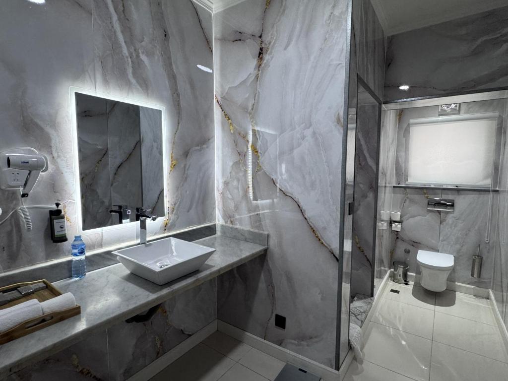 Atlantis Hotels image 5