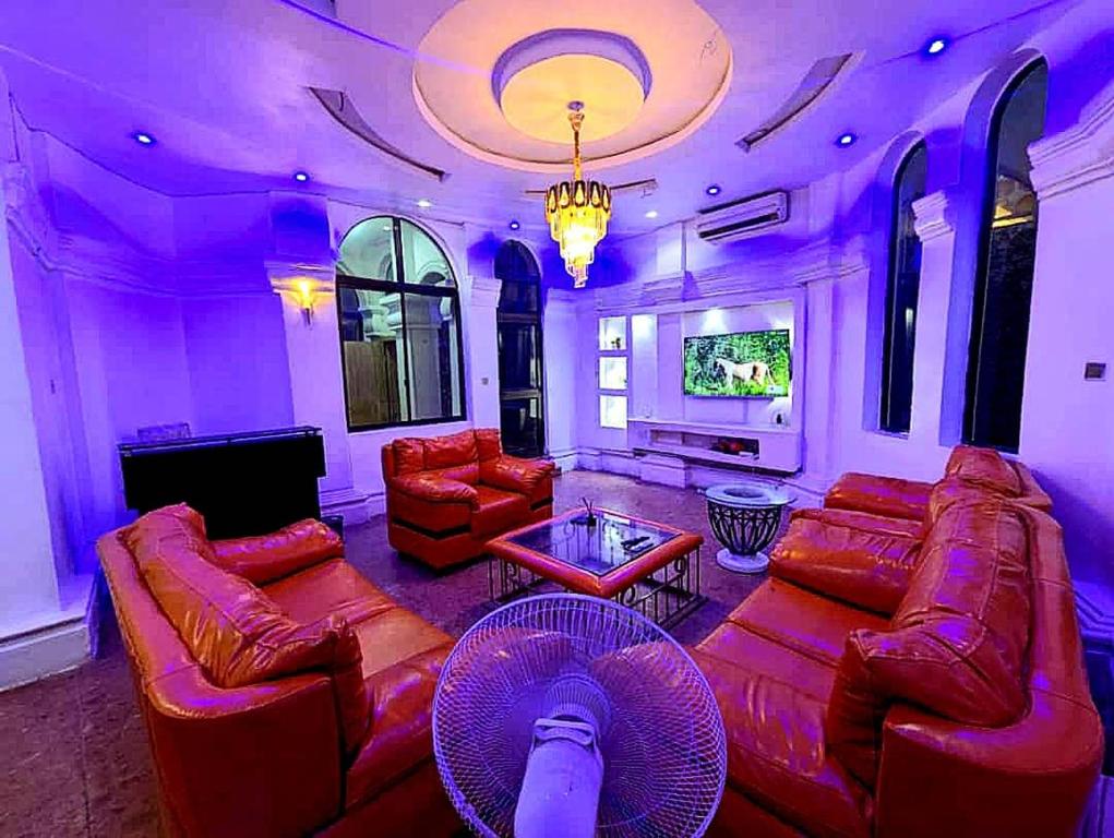 Frenezia Hotel and Apartment image 3