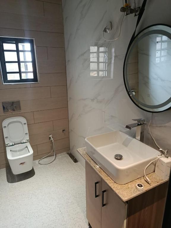 GB Citadel Hotel and Suites image 2