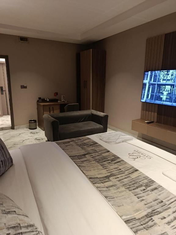 GB Citadel Hotel and Suites