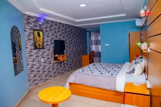 The Kings Hotel and Suites image 3