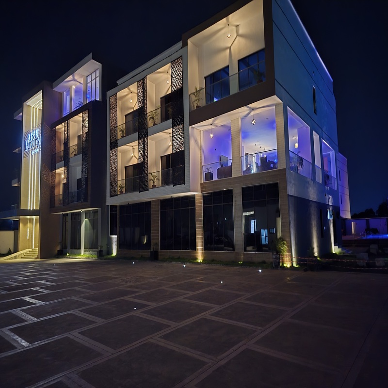 Aiku Luxury Hotel and Resort image 3