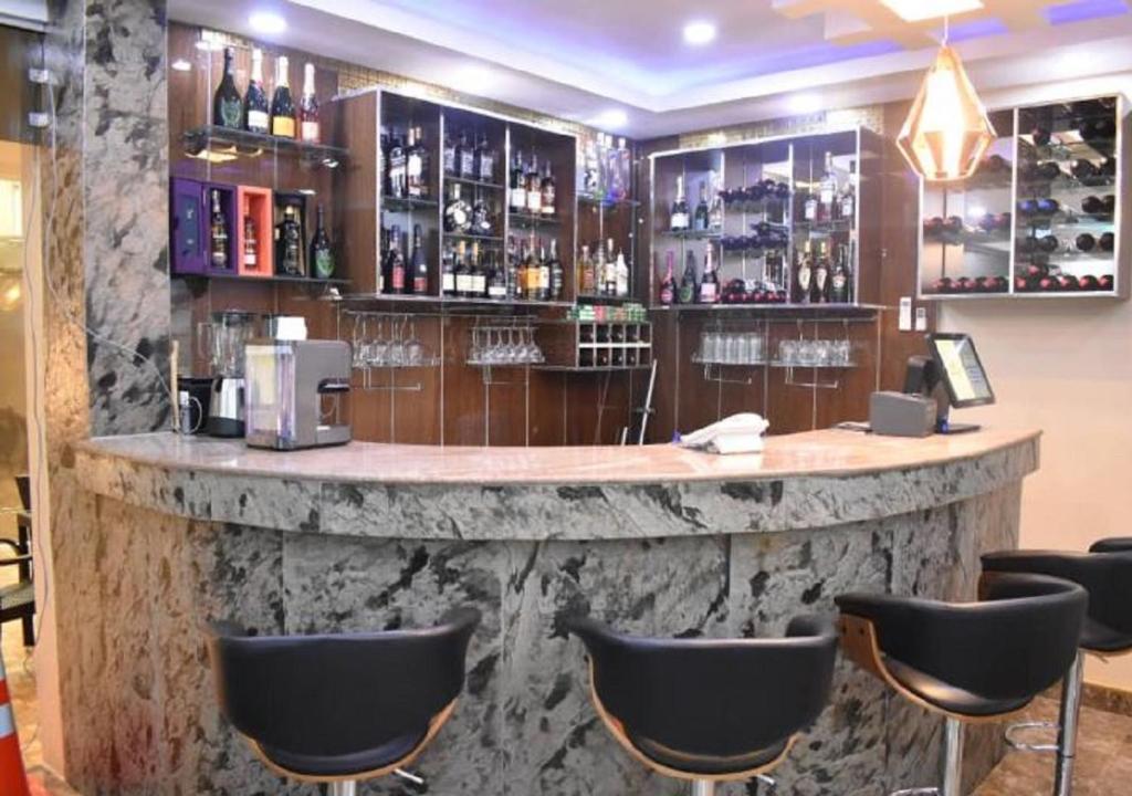 Grand Diamond Hotels and Suites image 2