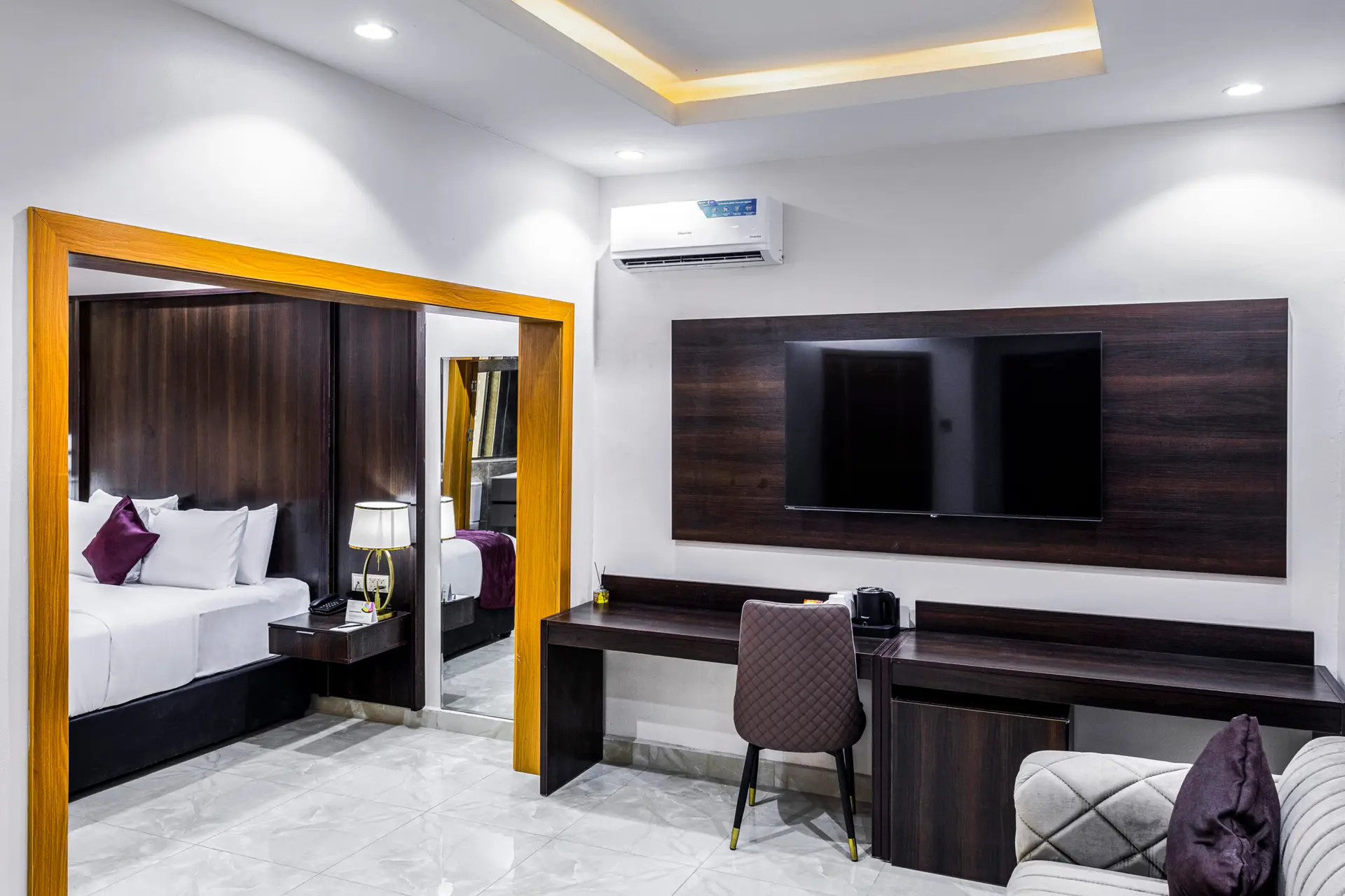 Executive Hotel and Suites image 5