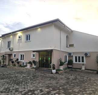 Emsworth Hotel and Suites