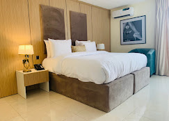 EE29 Hotel and Suites image 3