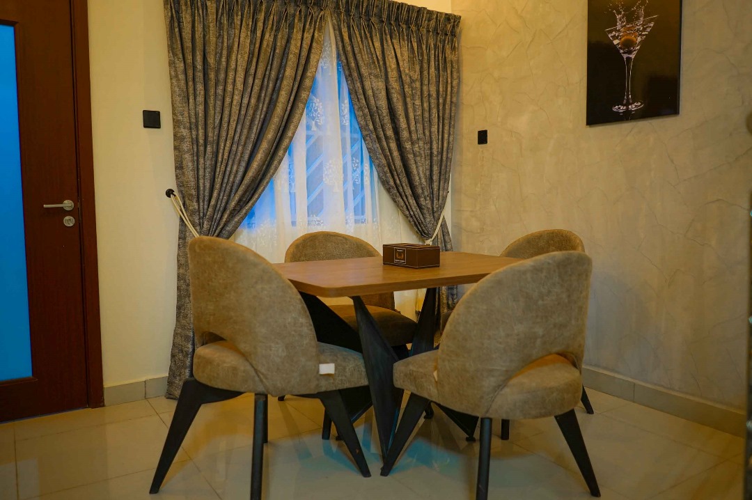 Dunmade Suites and Apartment image 3