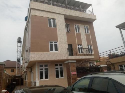 B and C Dyamond Hotel and Suites