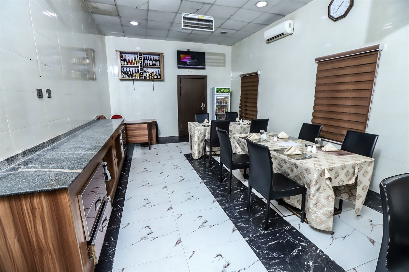 Top Rank Hotels Utako image 4