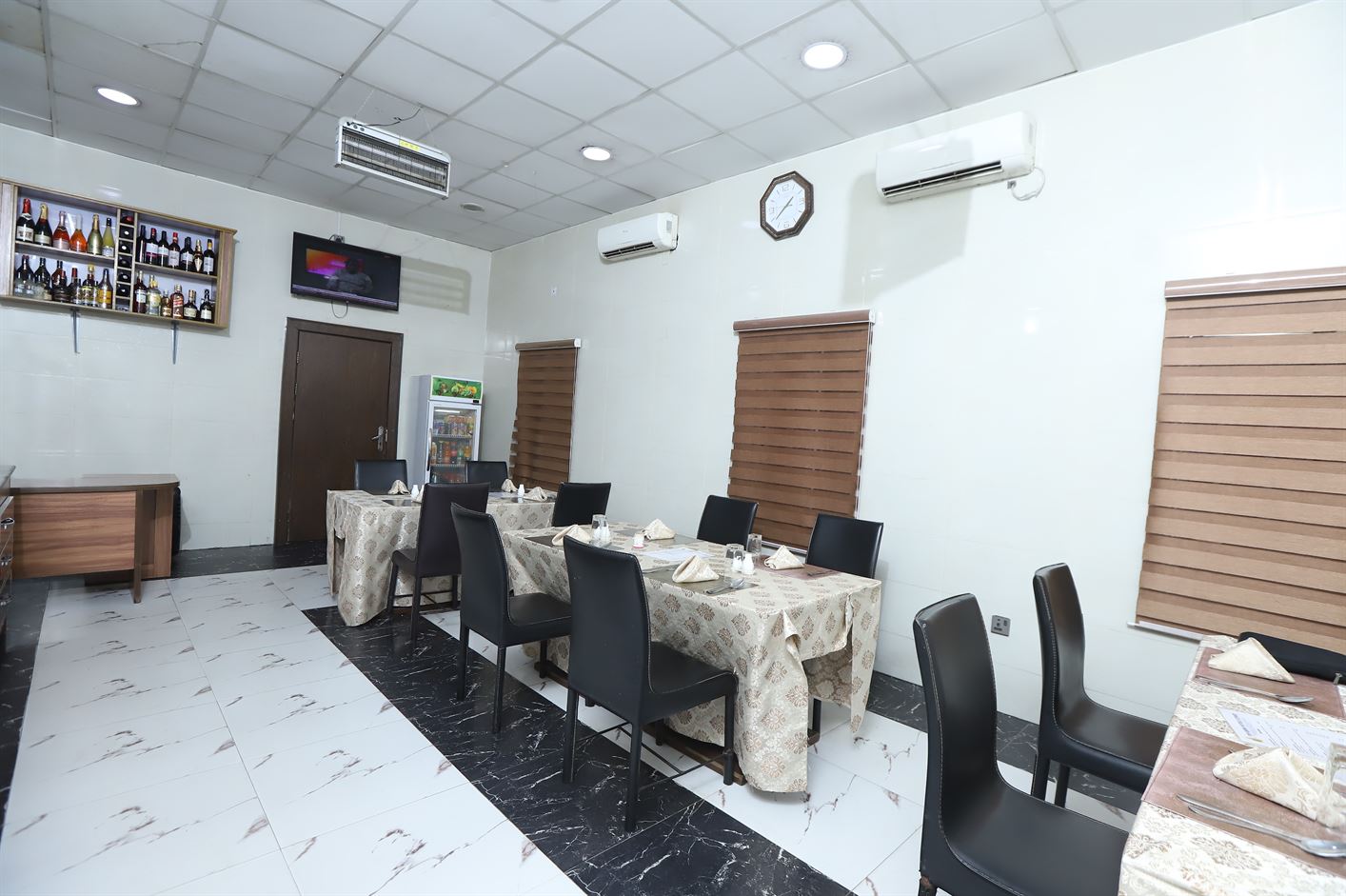 Top Rank Hotels Utako image 5