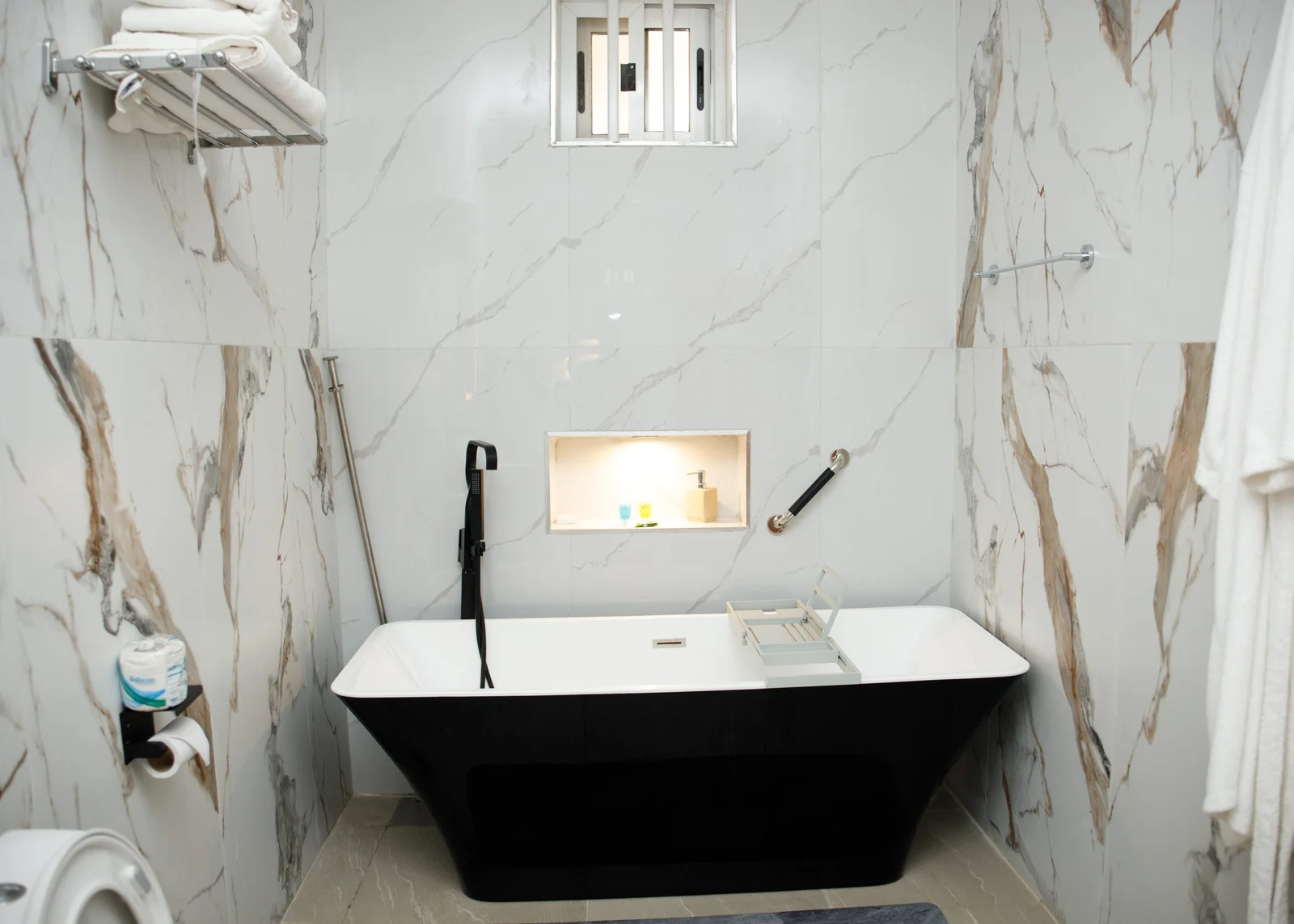 Sanda Suites- Yola image 5