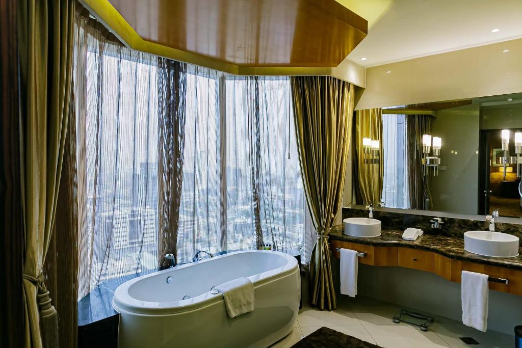 Lagos Continental Hotel image 2