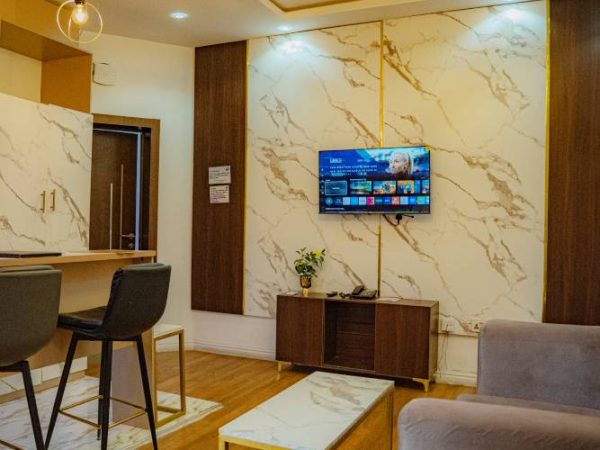 R and A City Hotel image 3