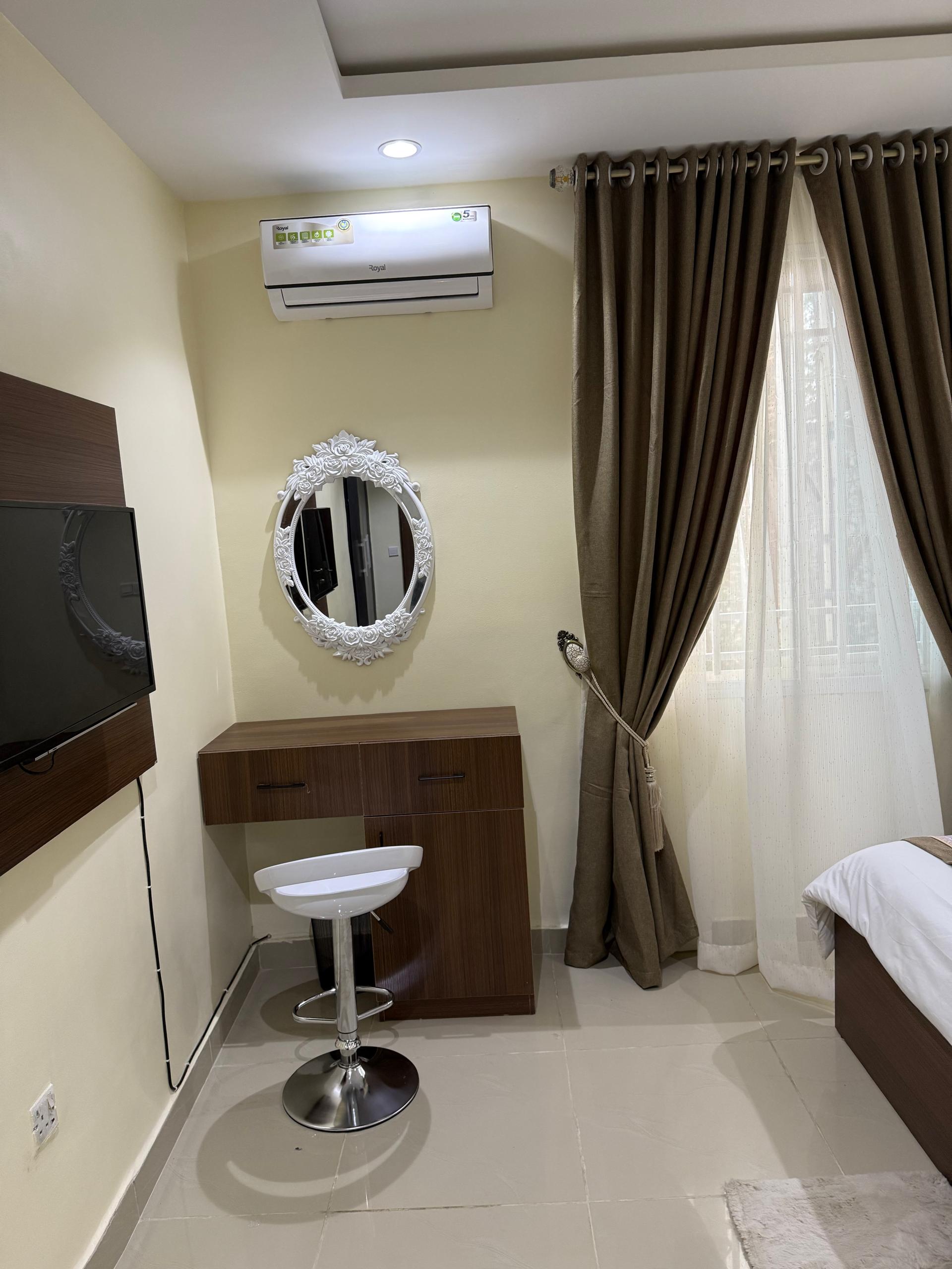 Trinity Shortlet Apartments image 3