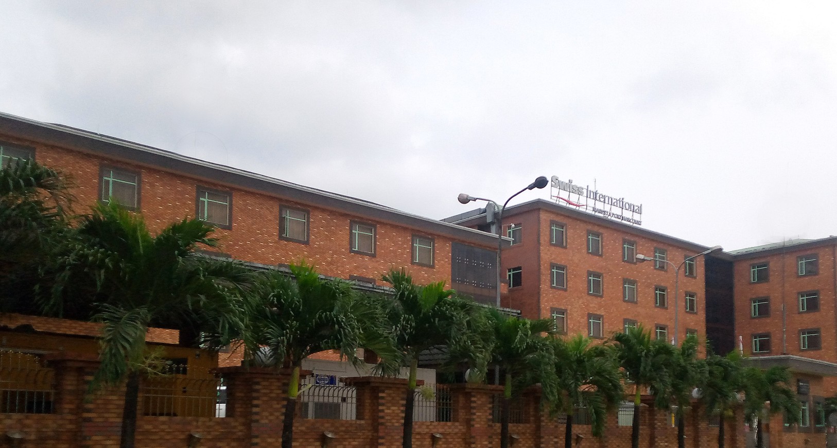 Swiss International Mabisel image 4