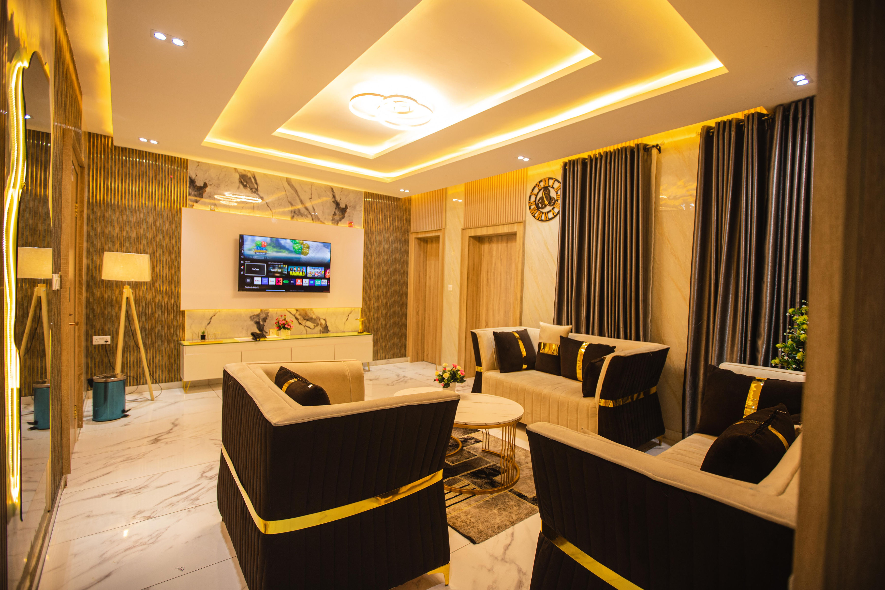 Ehi Grand Hotel image 5