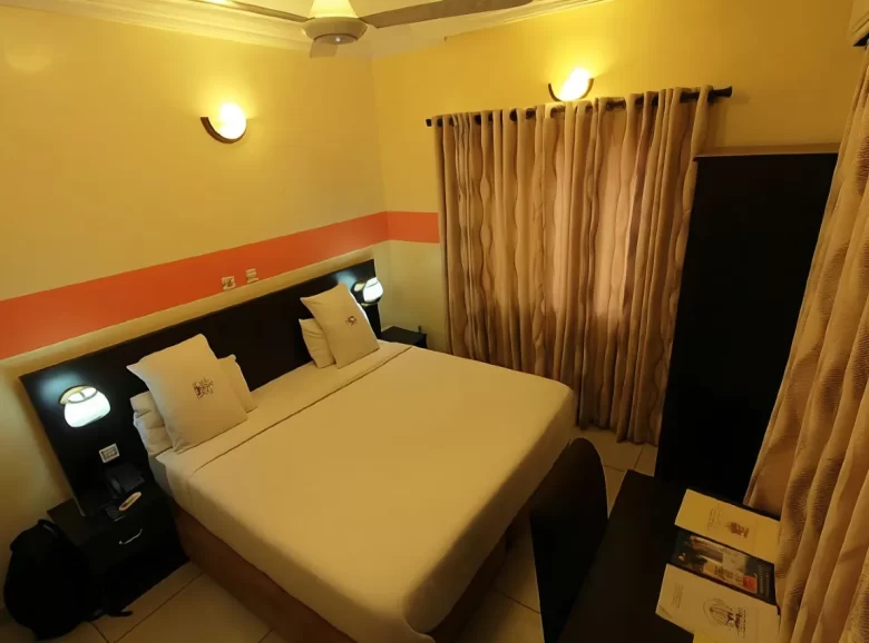 Esado Suites- Olanrewaju Branch image 5