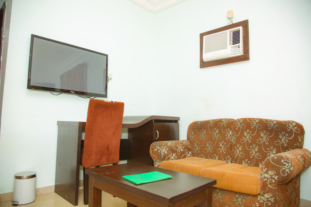 Green House Suites Hotel