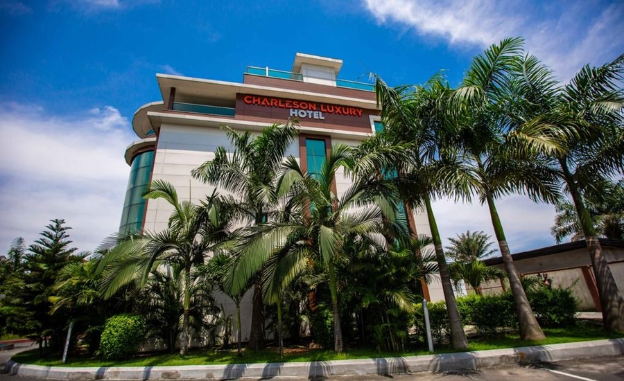 Charleson Luxury Hotel image 2