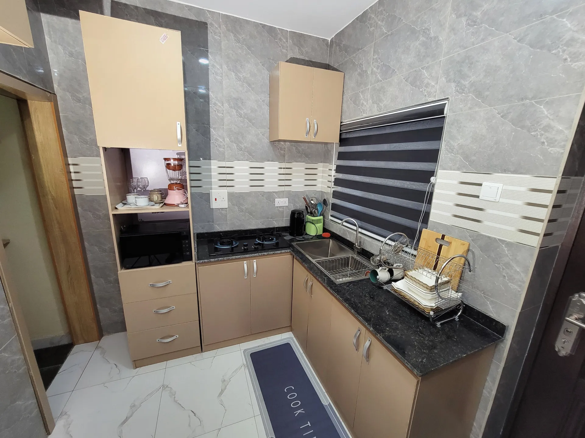 Classic Executive Apartment image 4