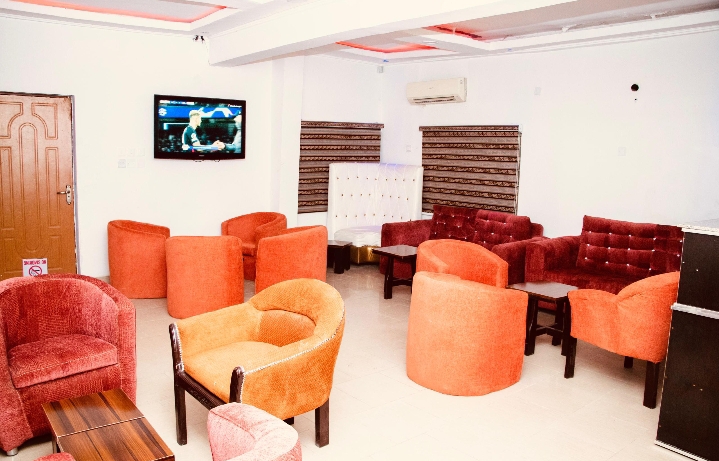 E Gold Luxury Hotel image 4