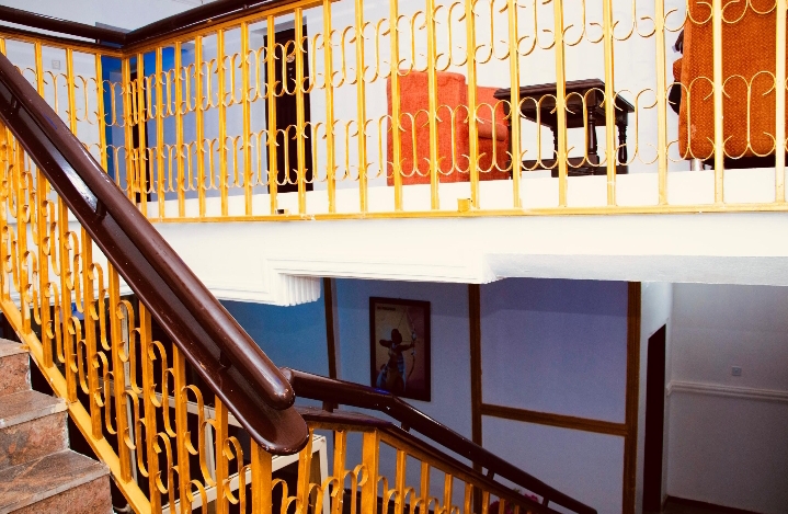 E Gold Luxury Hotel image 5