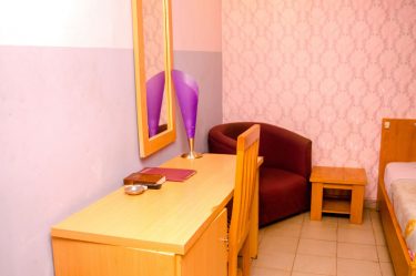 Emperor Hotel and Suites image 2