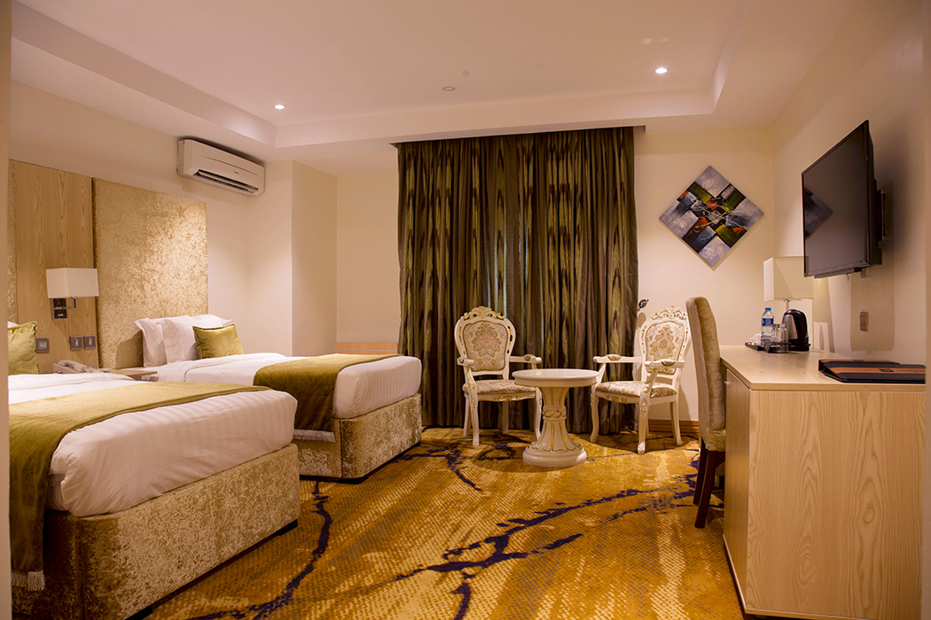 BON Hotel-Elvis image 2