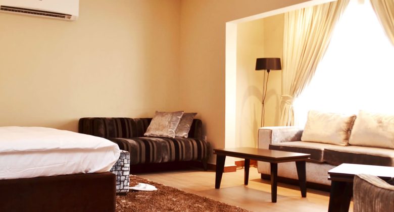 Tudor House Hotel image 3