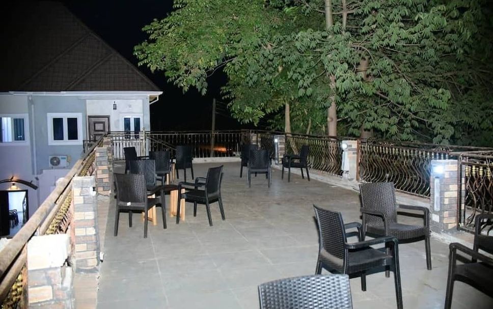 Ekulu Apartments image 5