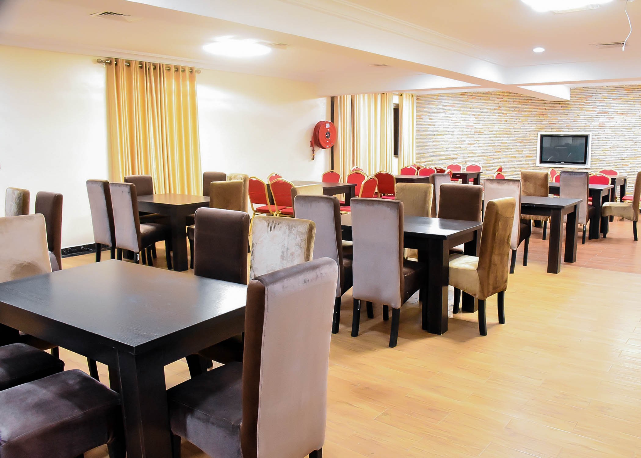 Yewa Frontier Hotel image 2