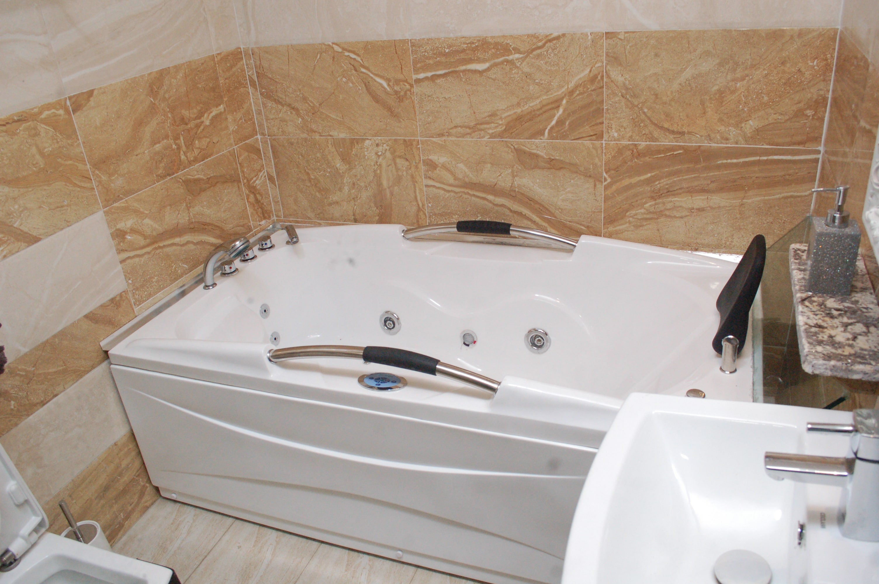 Platinum Inn Gee Hotel- Ikoyi image 5