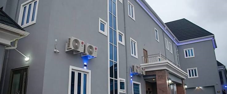 Blu Journey Hotel and Suites